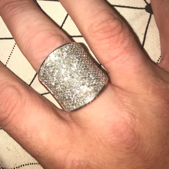 BEAUTIFUL 4.36ctw PAVE DIAMOND RING in WHITE GOLD - Picture 5 of 13